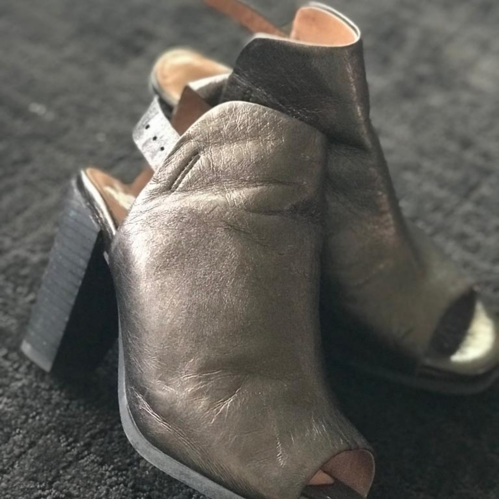 Kenneth Cole Gentle Souls boots
